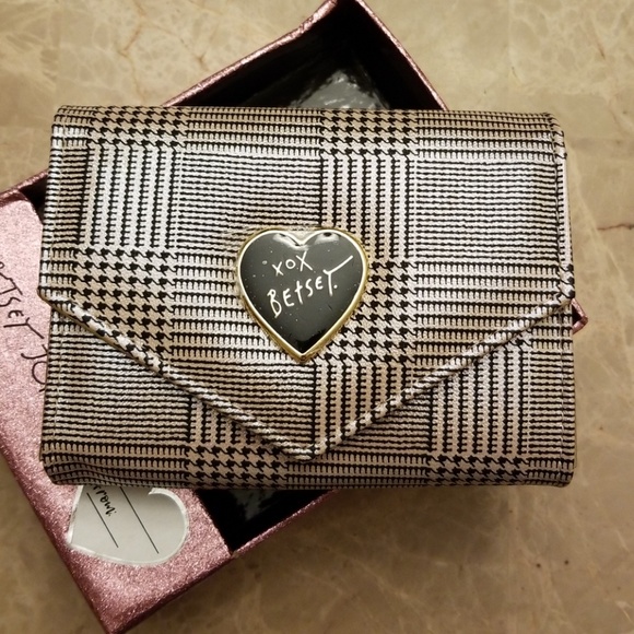 Betsey Johnson Boxed Wallet - Picture 2 of 4